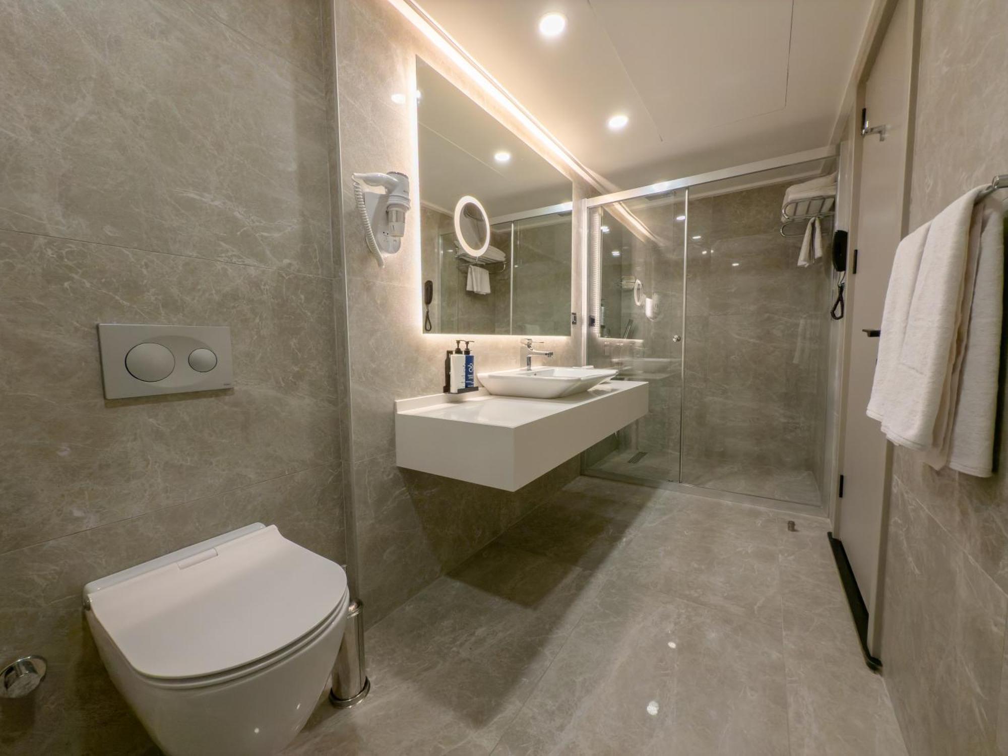 Hotel Dedeman Adana Exterior foto